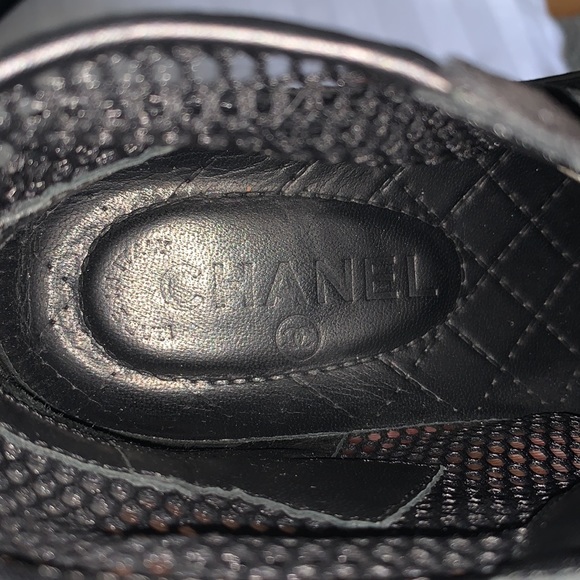 CHANEL high top sneaker - Picture 4 of 4